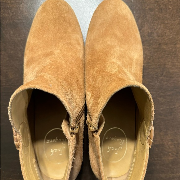 Jack Rogers Peyton  Side Zip Ankle Boots Booties
Oak Tan Size 7.5 - Picture 3 of 7